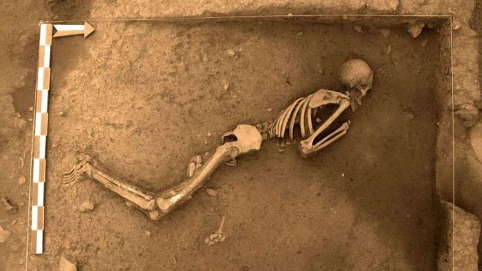 Hallan dos entierros de 3.000 años de antigüedad en Cusco, Perú Hallan dos entierros de 3.000 años de antigüedad en Cusco, Perú