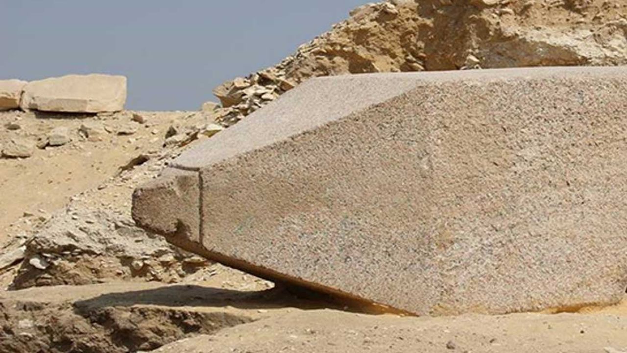 Descubren obelisco de hace 4.000 años dedicado a una reina del antiguo Egipto