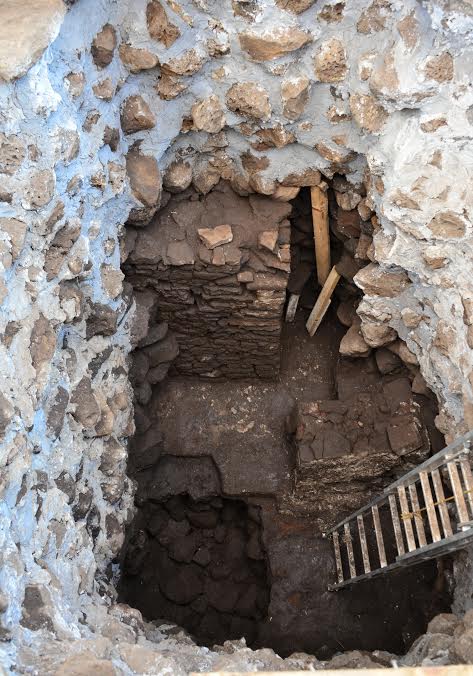 Especialistas del INAH descubren restos de un templo al interior de la pirámide de Teopanzolco, en Morelos