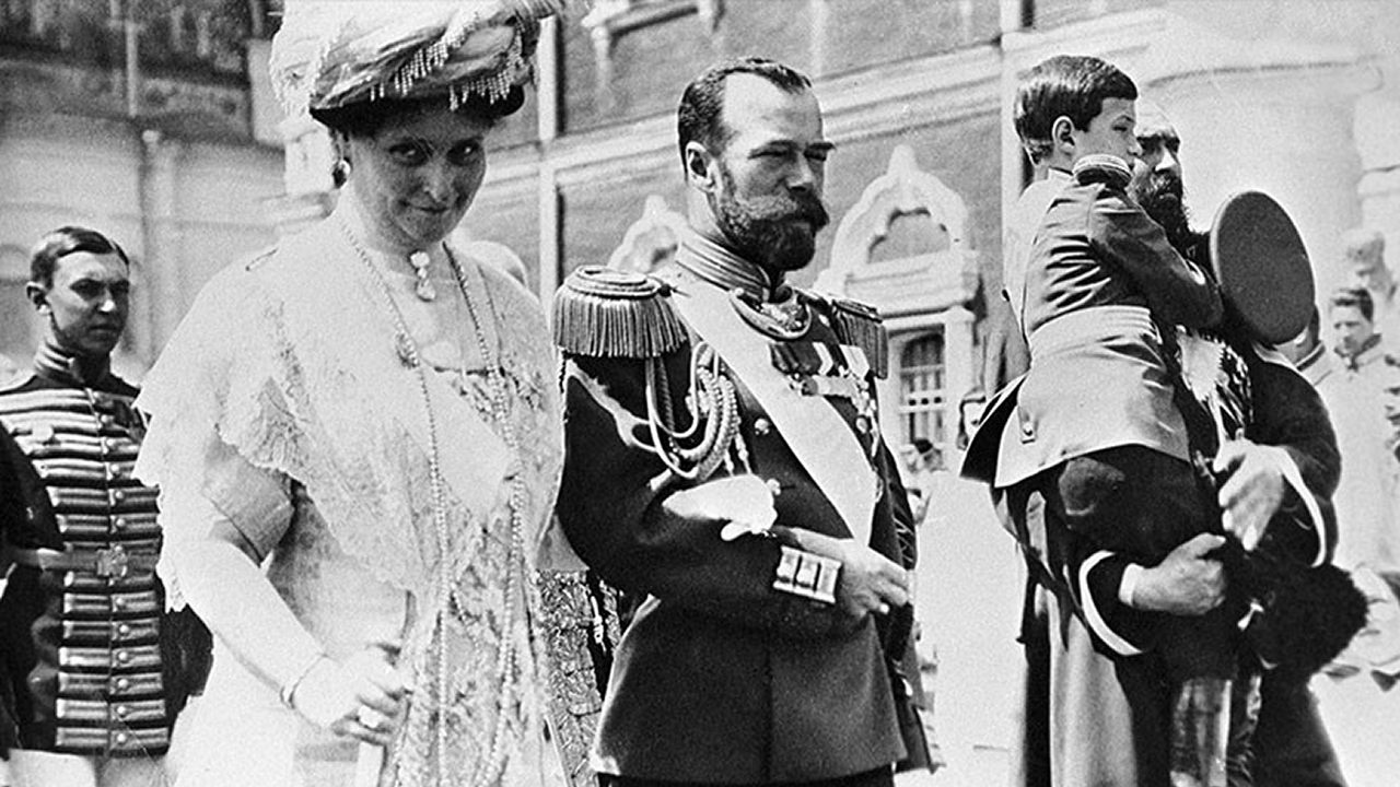 Análisis de ADN confirman autenticidad de los restos del zar Nicolás II y de su familia