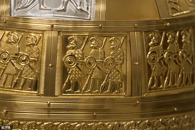 Los expertos han reconstruido un raro casco anglosajón hecho de acero, cuero y oro que usaba un general militar hace 1.300 años